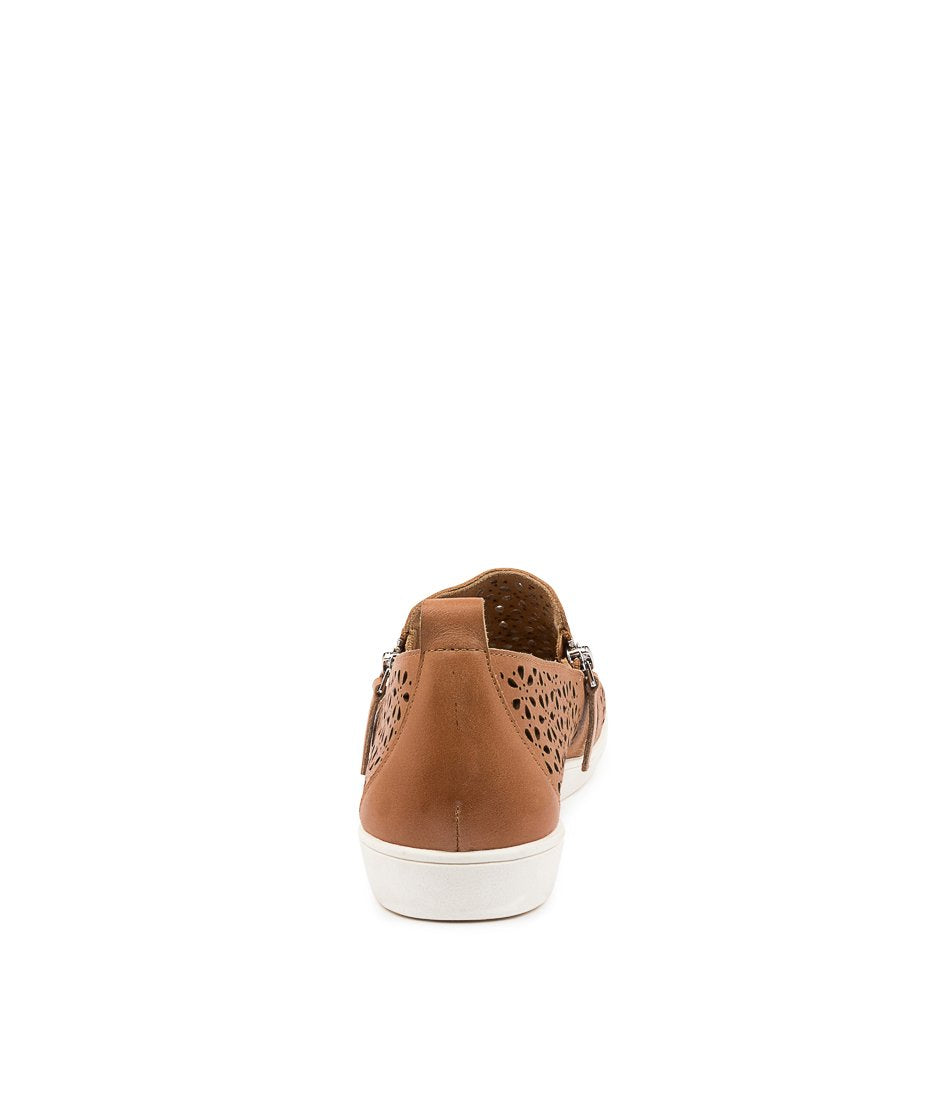 Brown Women Ziera Dixon (Extra Wide, Adjustable Fit) Sneakers | Z-591473